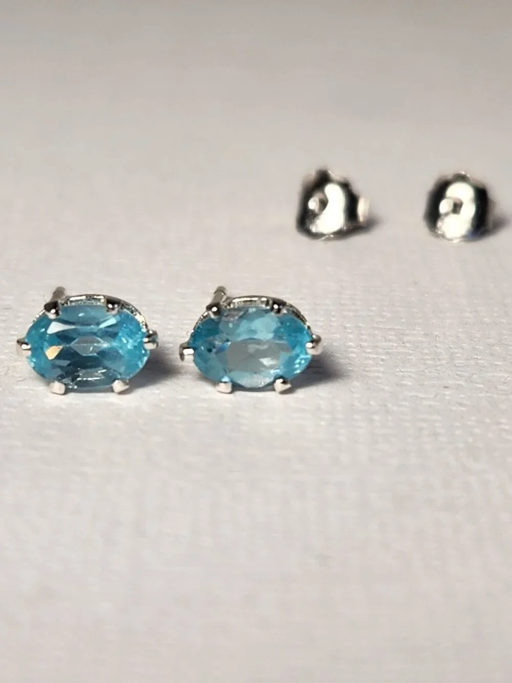 NIB Natural Blue Apatite 7x5mm 925 Stud Earrings